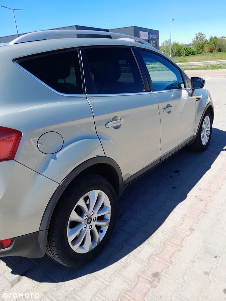 Ford Kuga 2.0 TDCi Titanium - 4