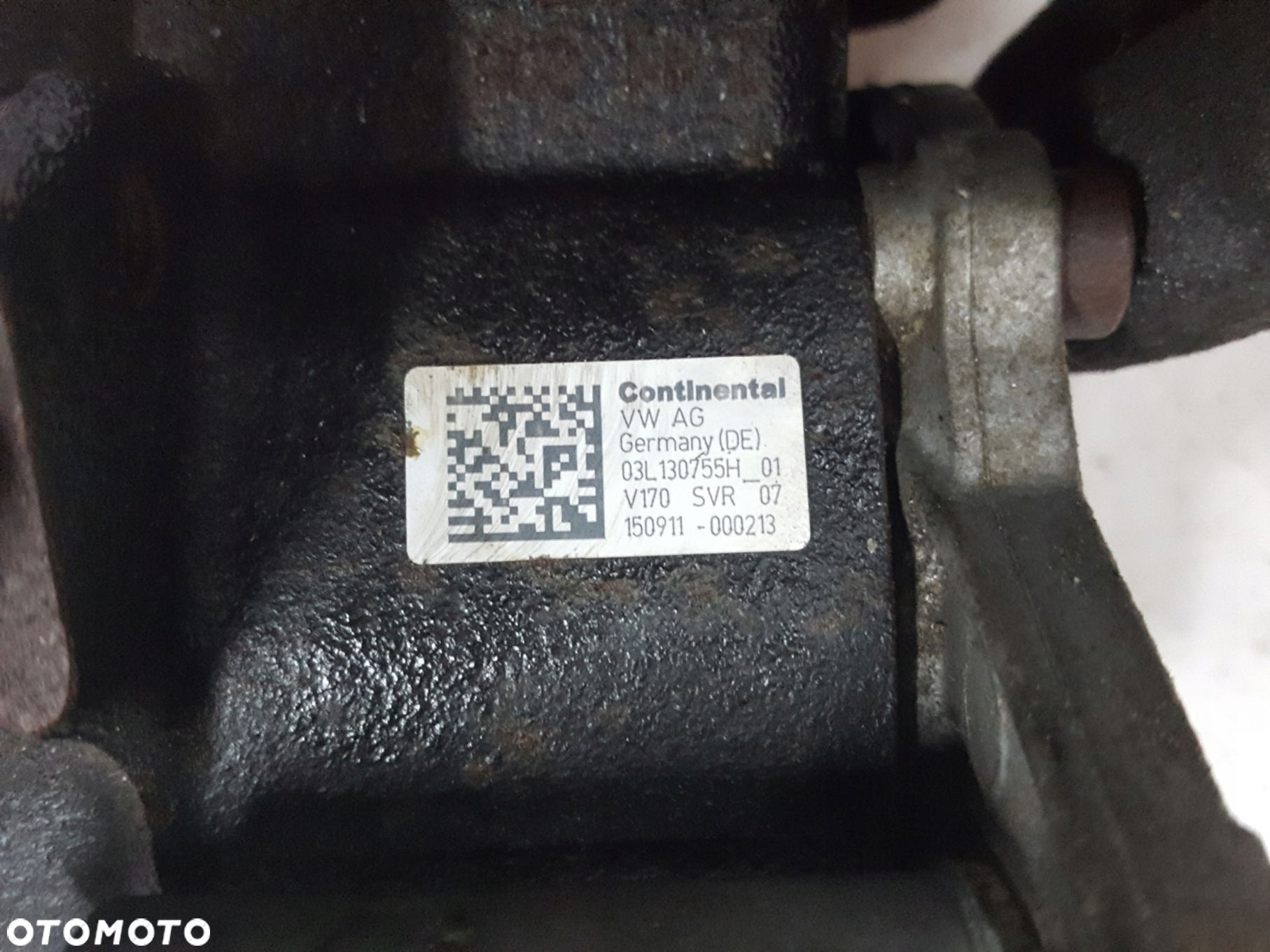 PASSAT B7 1.6 TDI CAY POMPA WTRYSKOWA 03L130755H - 4