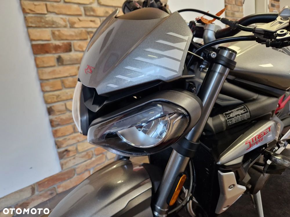 Triumph Street Triple - 21