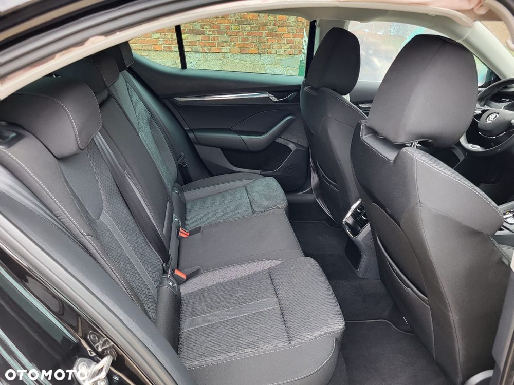 Skoda Octavia 2.0 TDI DSG Exclusive Plus - 18