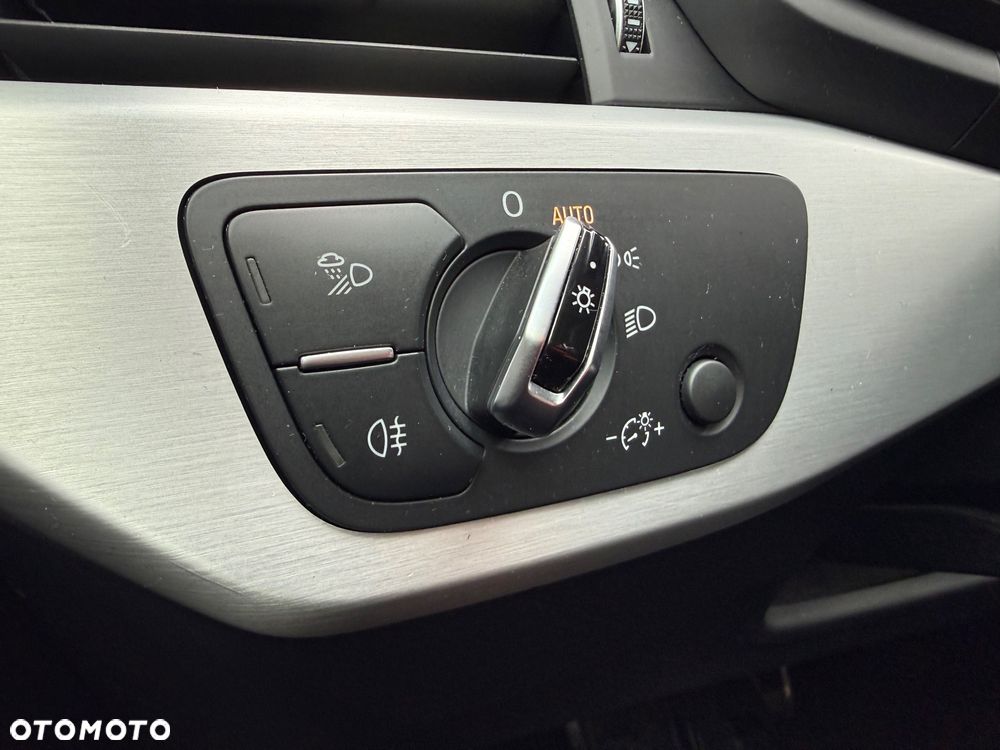 Audi A4 Limousine - 16