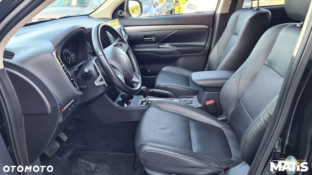 Mitsubishi Outlander - 16