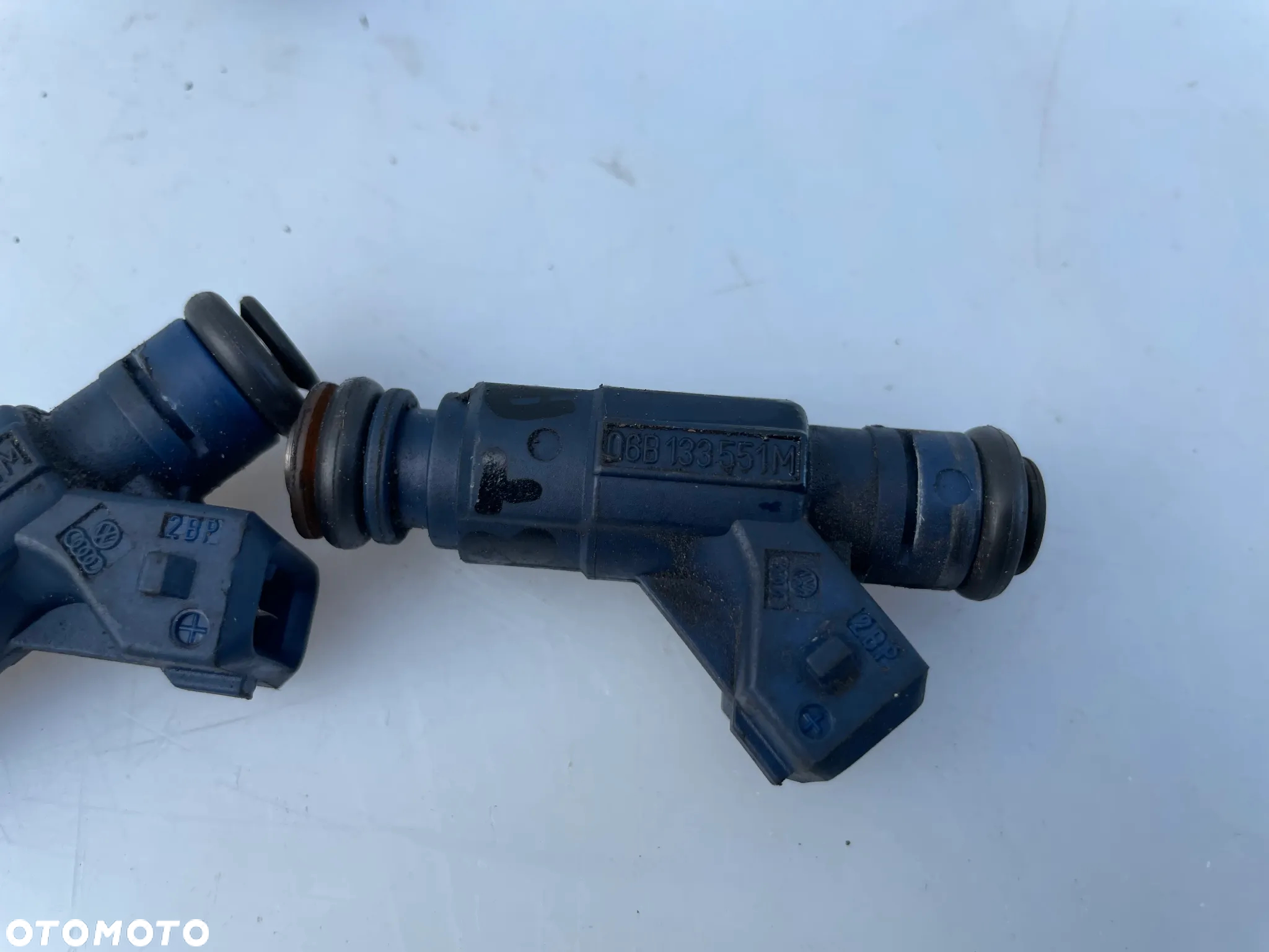 Wtryskiwacz vw Passat B5 Skoda SuperB I 1.8T AWT 06B133551M - 2