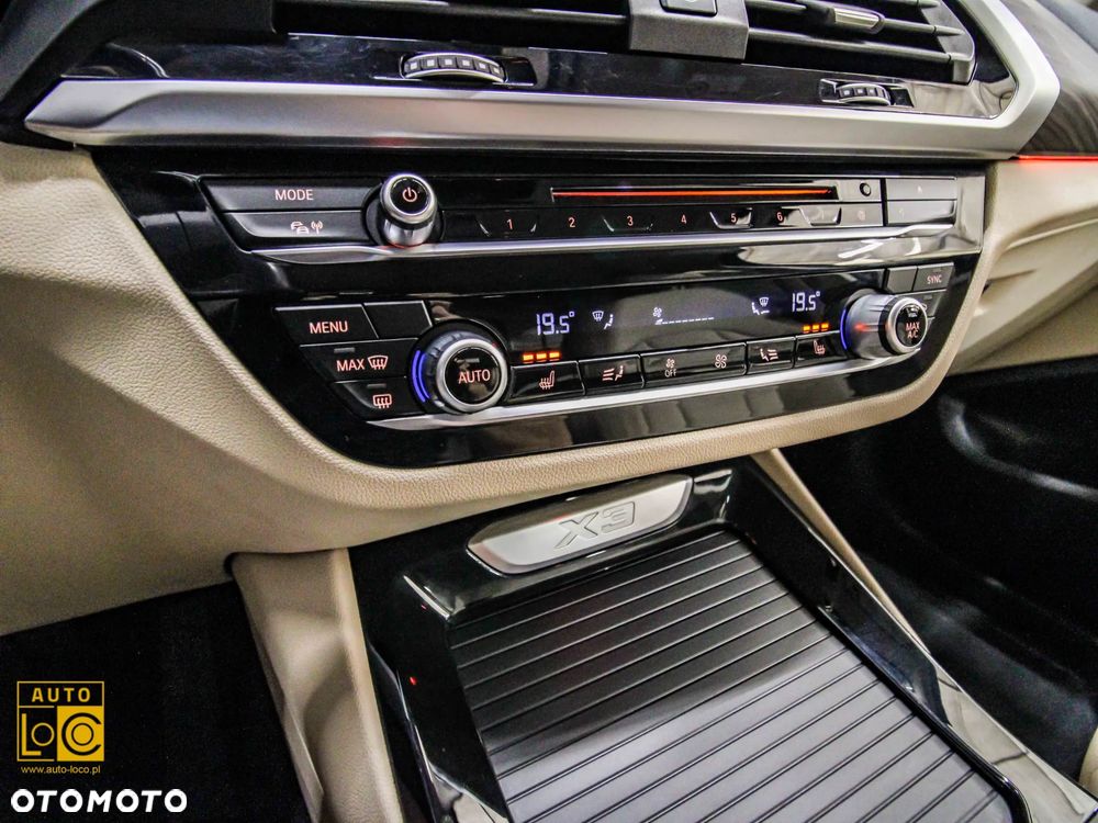 BMW X3 xDrive20i Luxury Line - 24