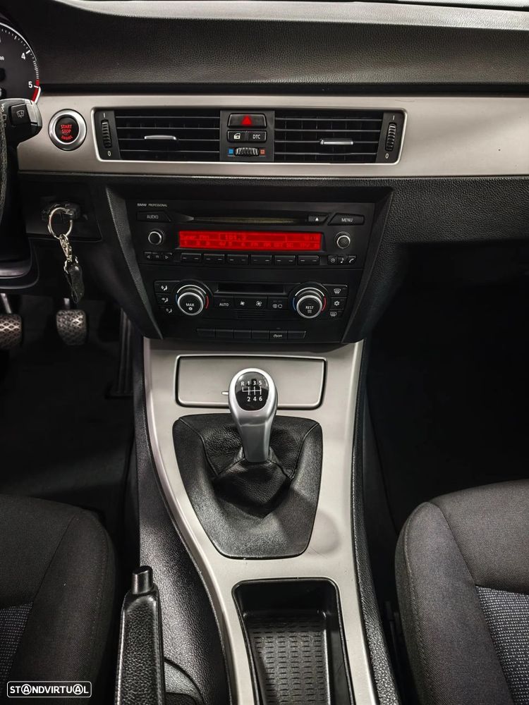 BMW 320 d - 10