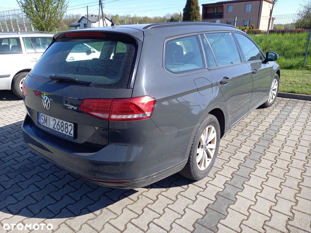 Volkswagen Passat - 4