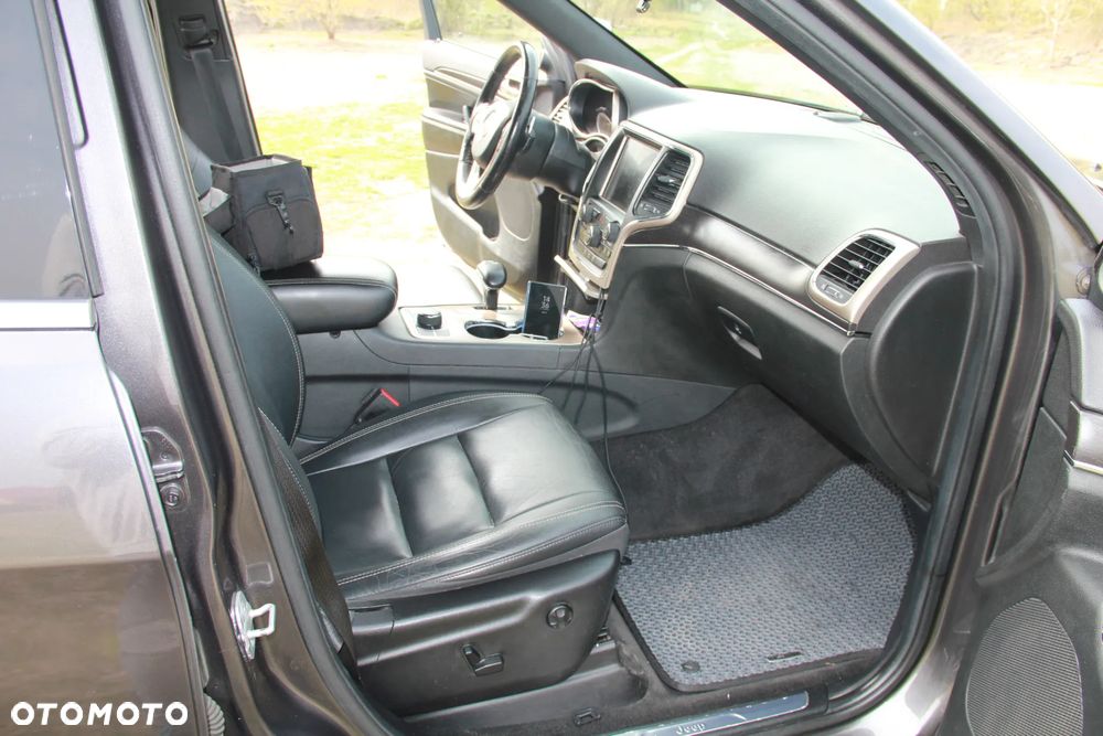 Jeep Grand Cherokee - 29