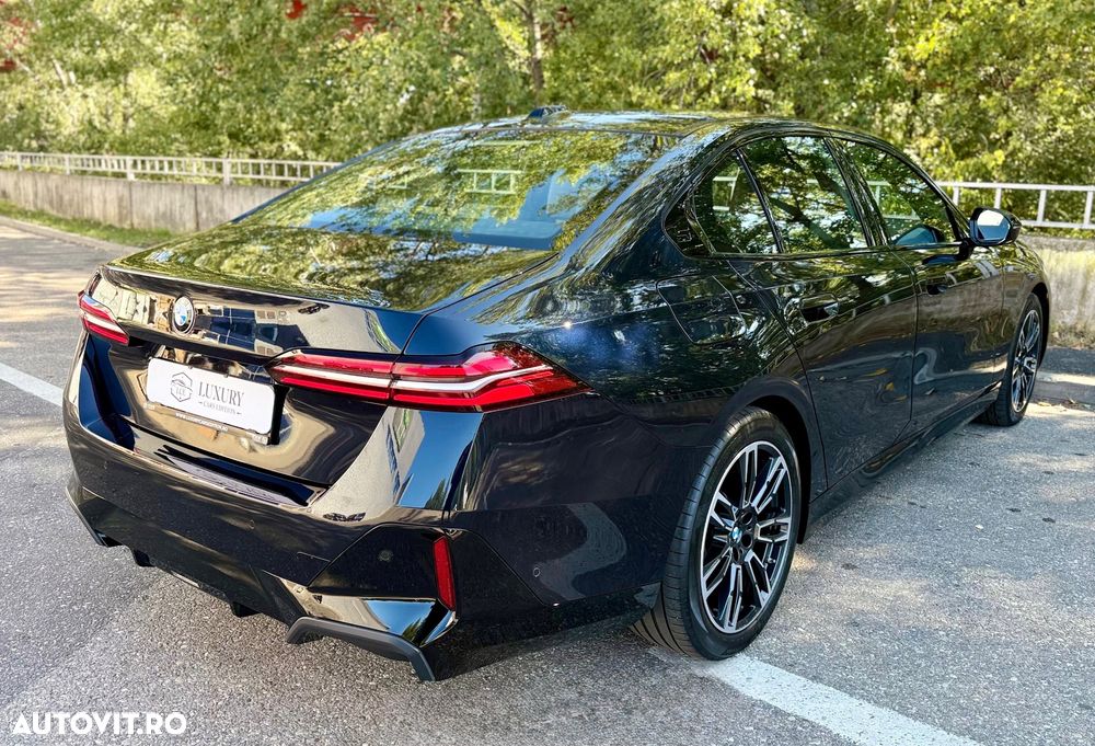 BMW Seria 5 520i AT MHEV - 9