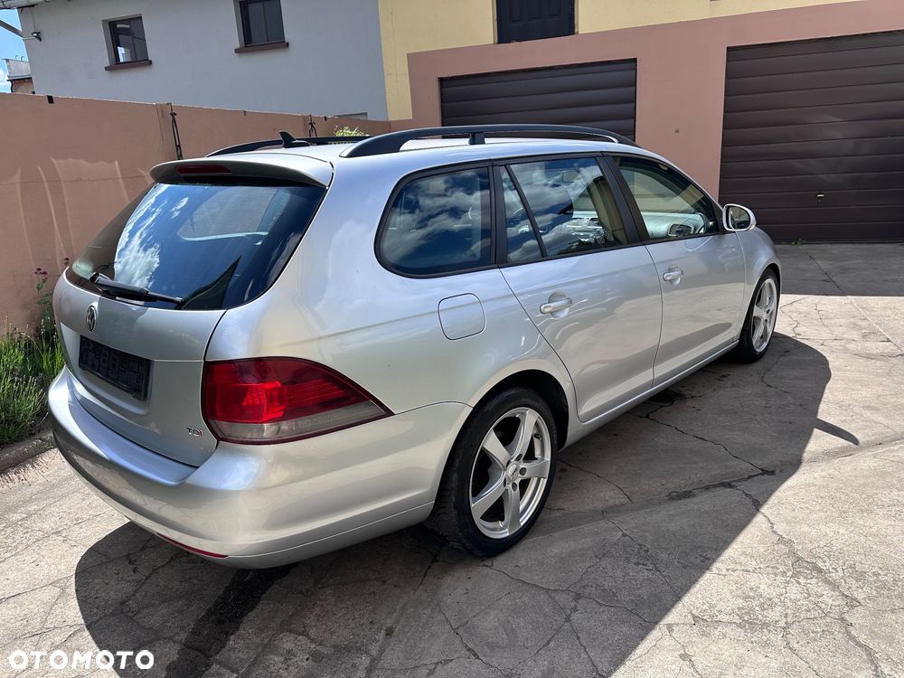 Volkswagen Golf - 10