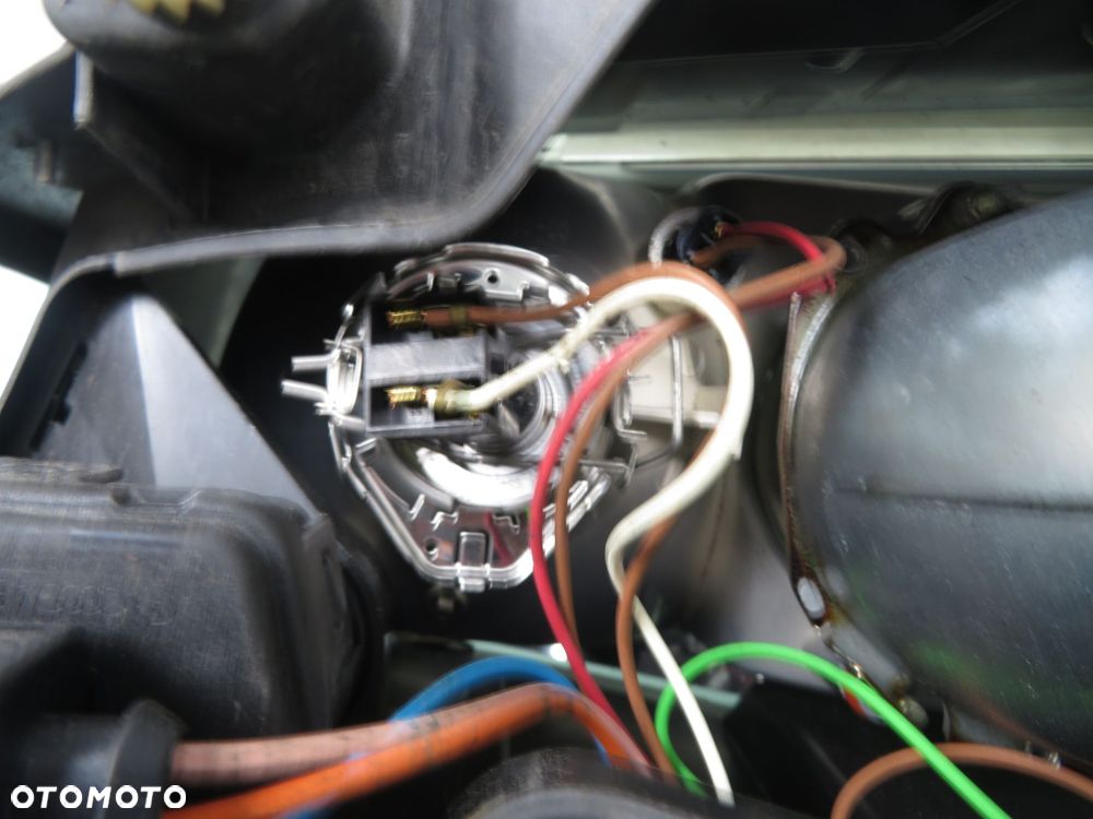 LAMPA PRAWA PRZEDNIA AUDI A6 C5 14846600 - 2