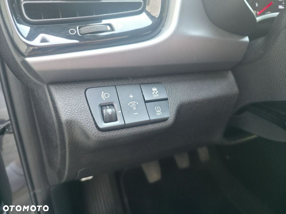 Kia Rio - 22