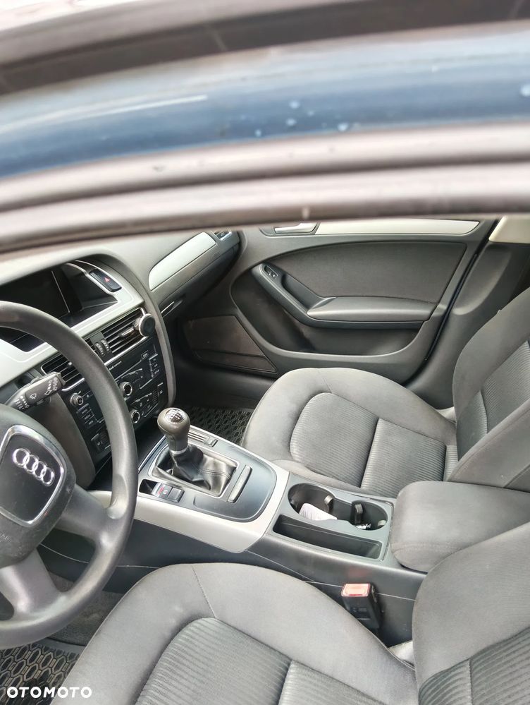 Audi A4 Avant - 4