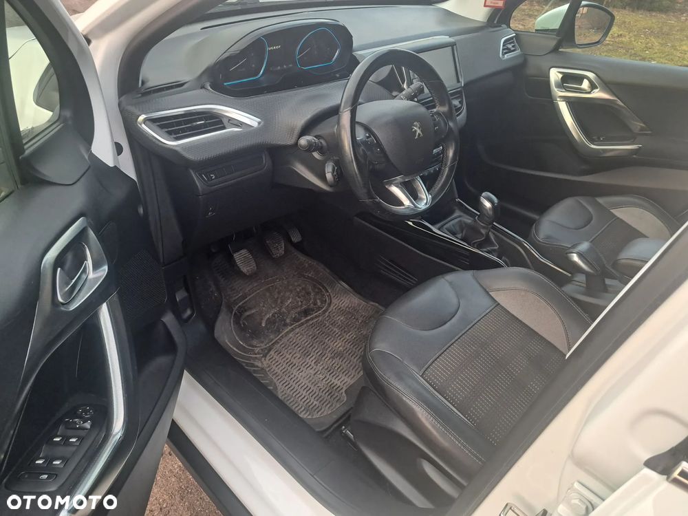 Peugeot 2008 BlueHDi 100 STOP & START Allure - 16