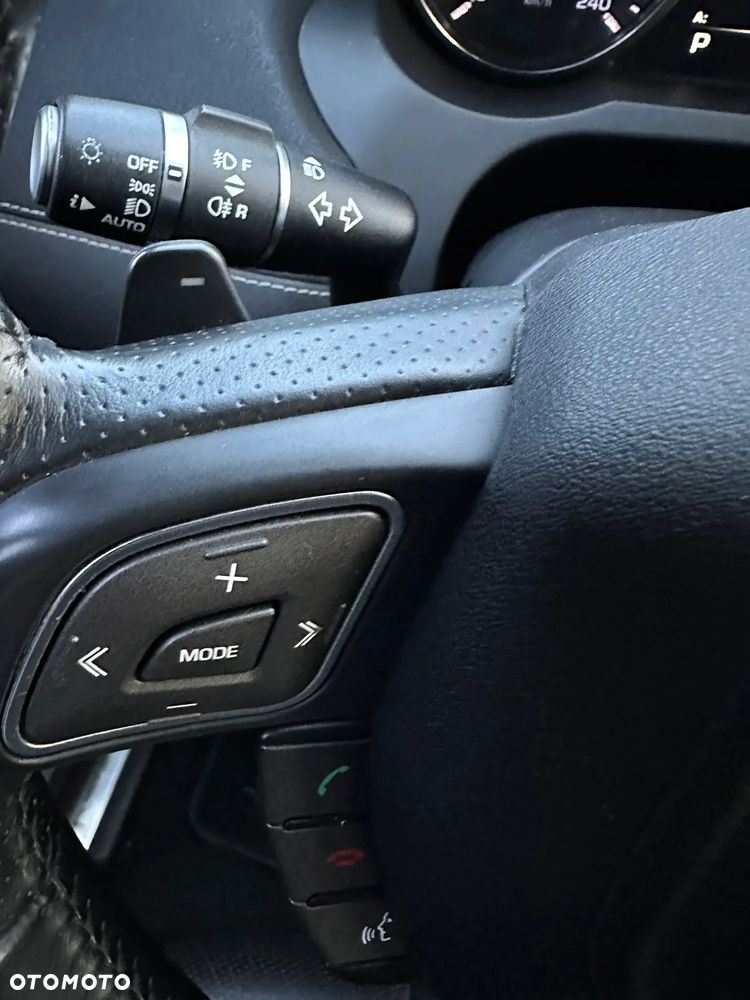 Land Rover Range Rover Evoque - 22