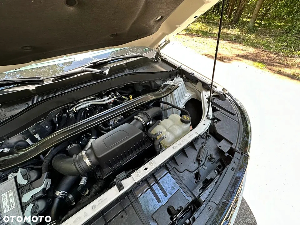 Ford Explorer EcoBoost Plug-in Hybrid ST-LINE - 11