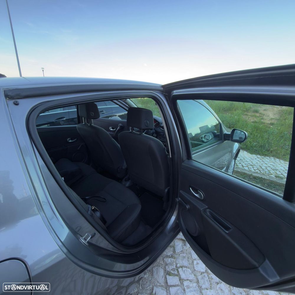 Renault Clio 1.2 16V Confort - 8