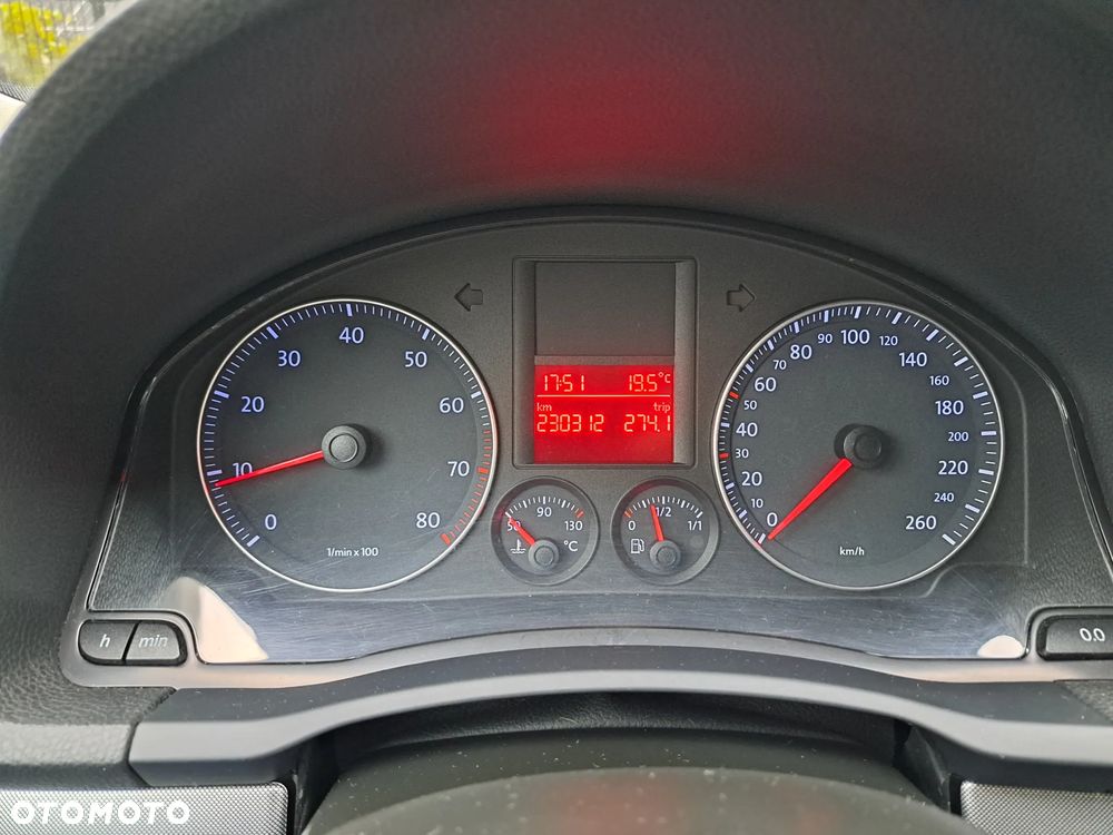 Volkswagen Golf - 17