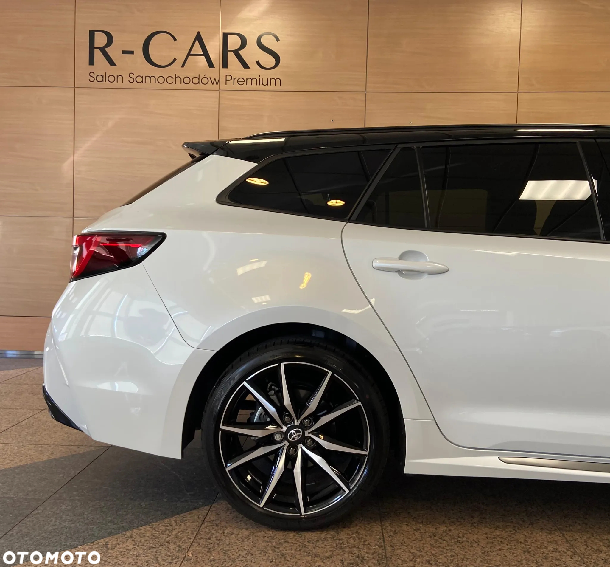Toyota Corolla 2.0 Hybrid GR Sport Dynamic - 30