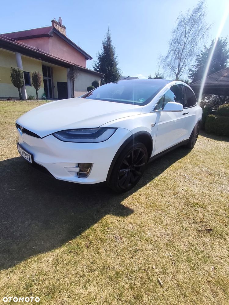 Tesla Model X - 2