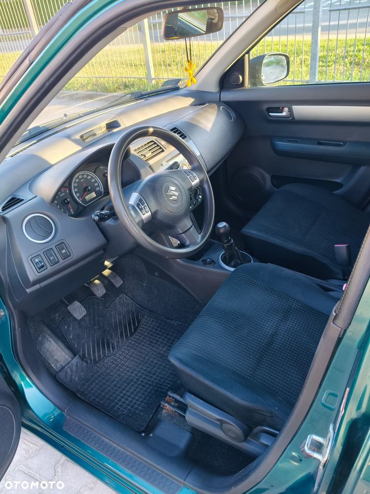 Suzuki Swift 1.3 Club - 5