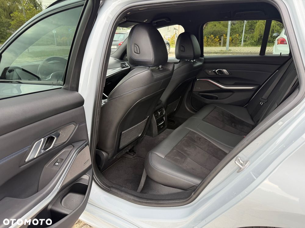 BMW Seria 3 330e PHEV xDrive M Sport - 10