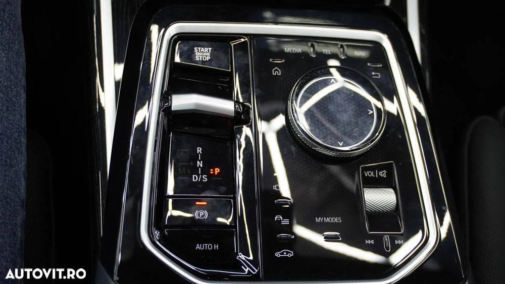 BMW Seria 7 740d xDrive - 23