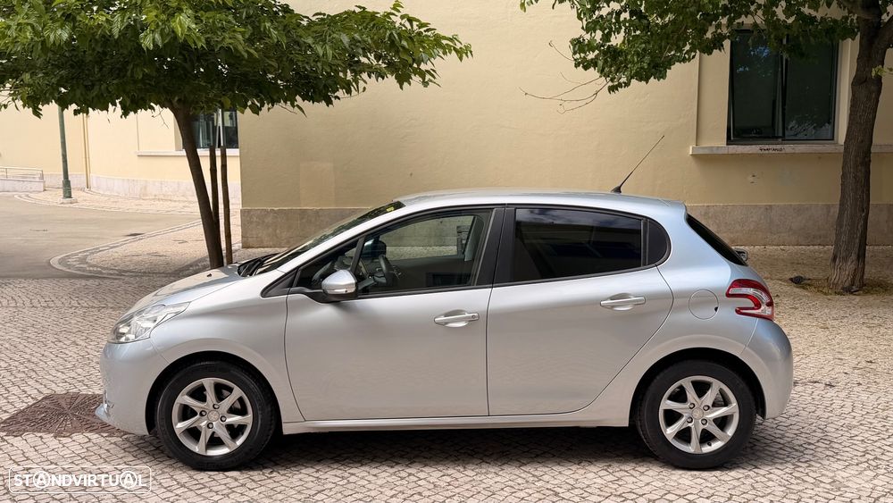 Peugeot 208 1.2 VTi Allure - 2