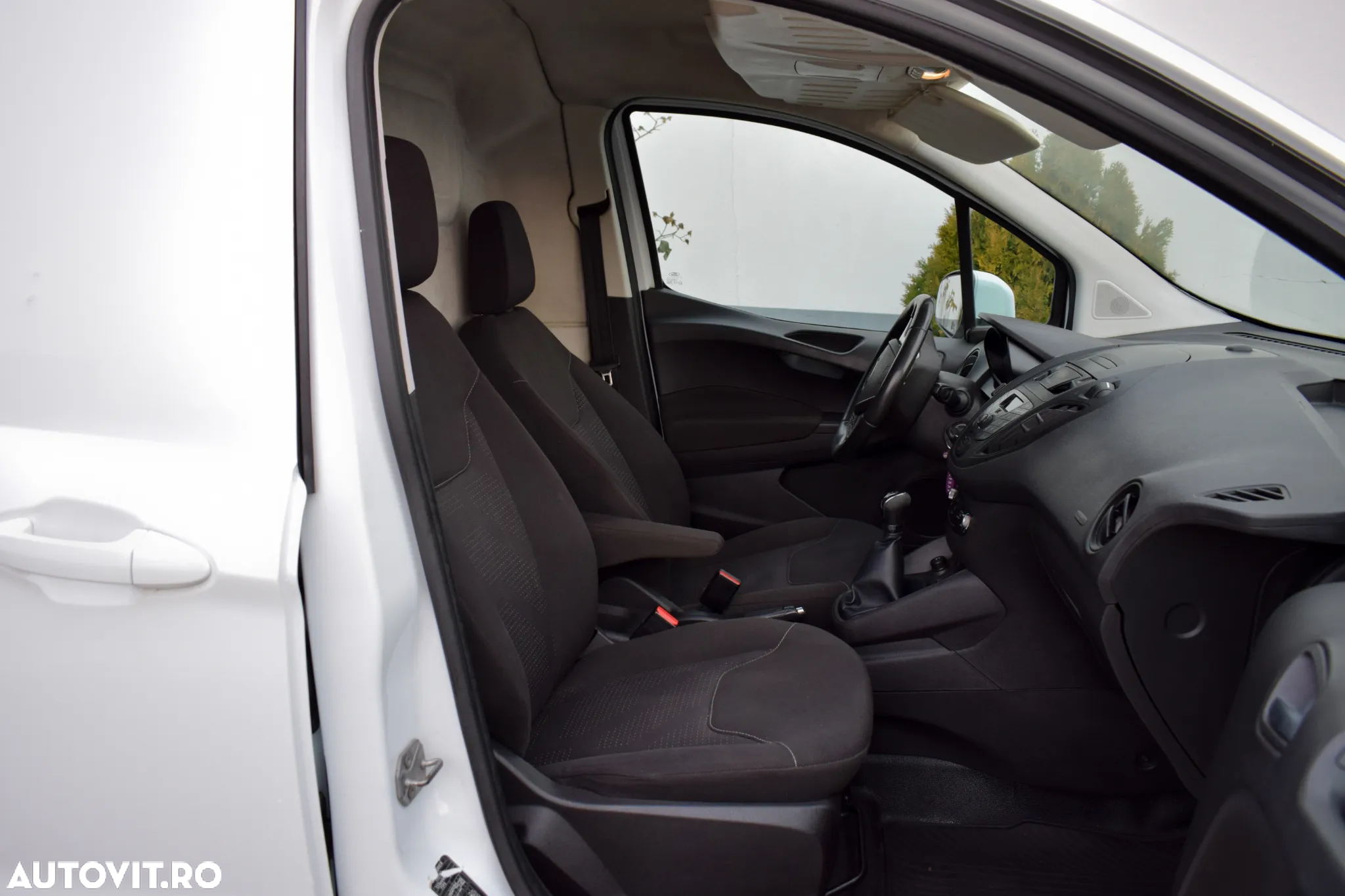 Ford TRANSIT COURIER - 8