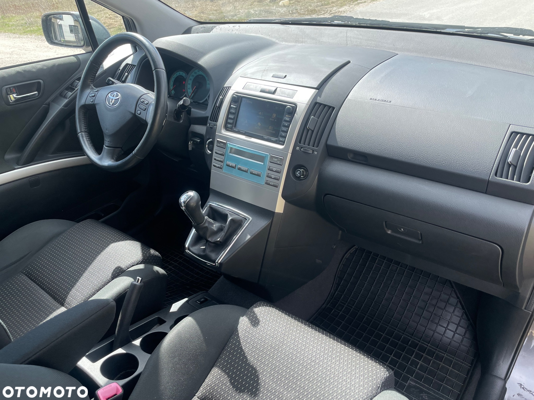 Toyota Corolla Verso - 12