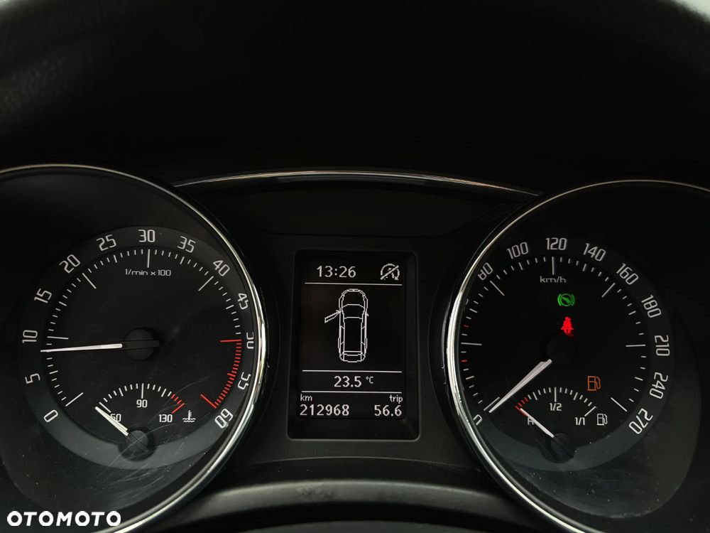 Skoda Superb 2.0 TDI Ambition DSG - 22
