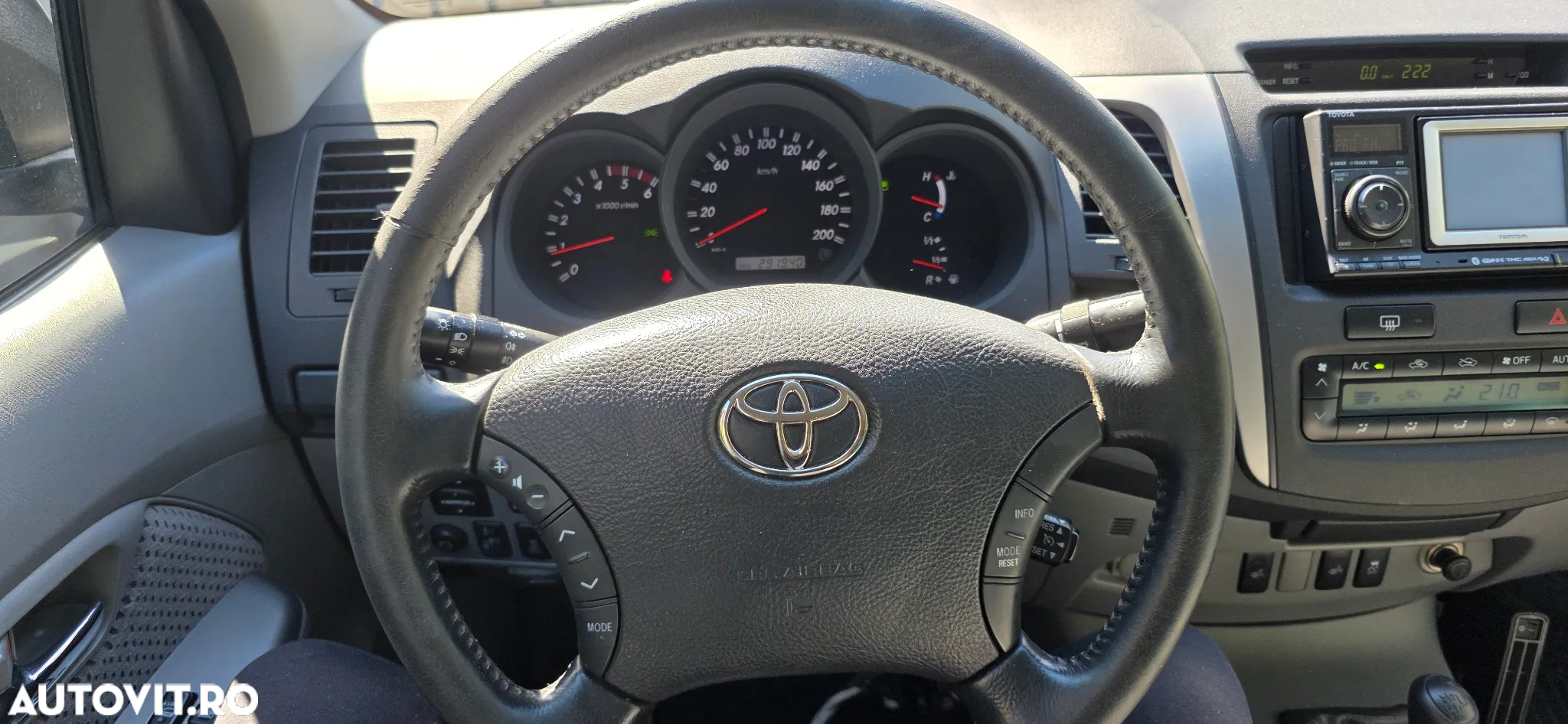 Toyota Hilux 4x4 Cabina Dubla Style+ Aut. - 17