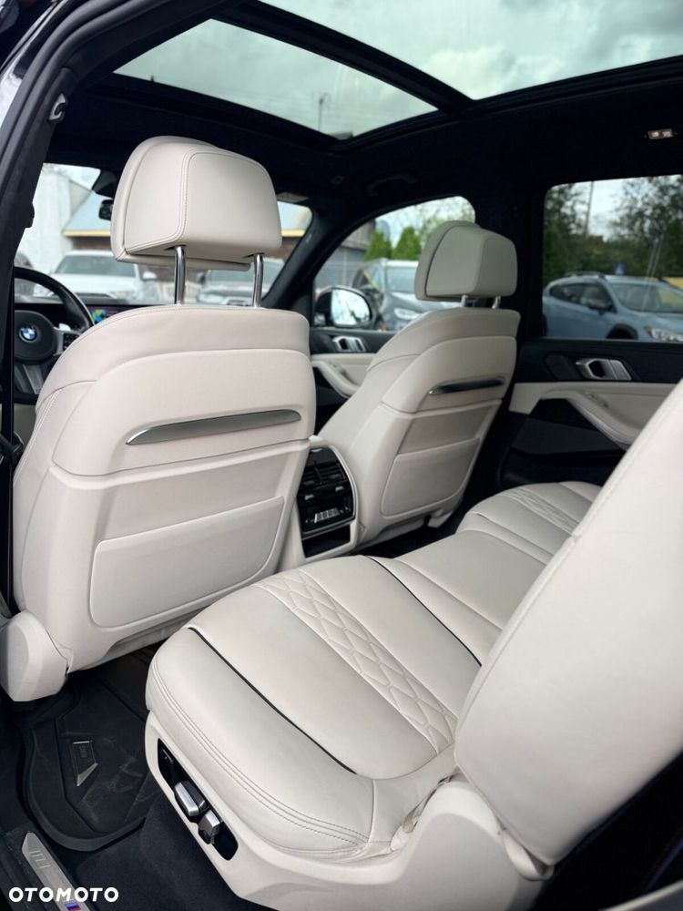BMW X7 - 25