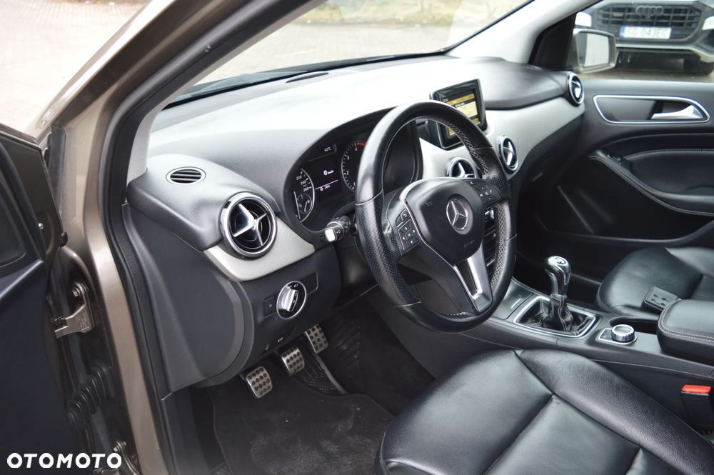 Mercedes-Benz Klasa B 180 CDI (BlueEFFICIENCY) - 22