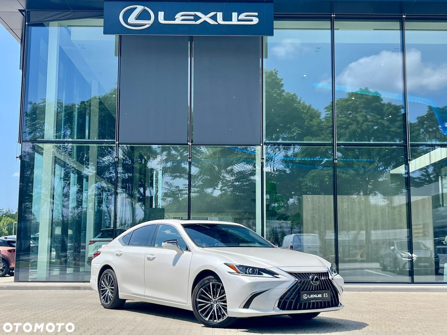 Lexus ES - 1