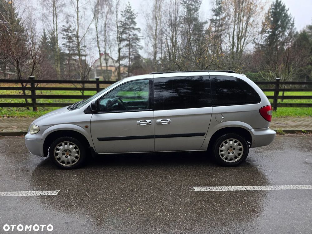 Chrysler Voyager 2.4 SE - 17