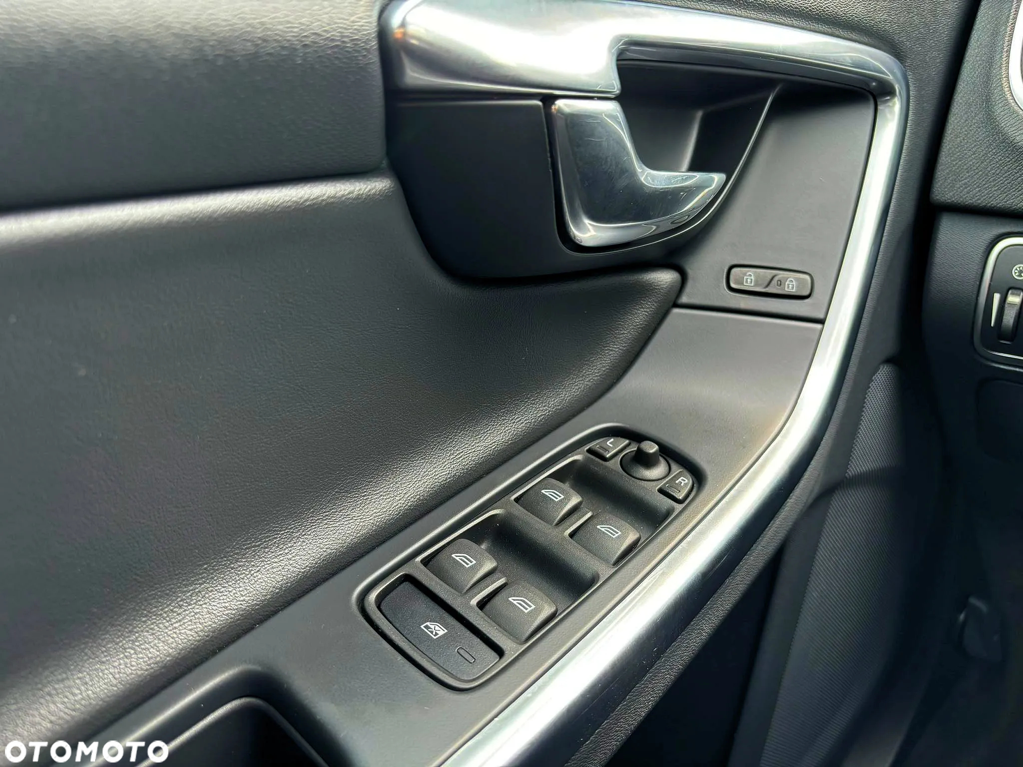 Volvo S60 D3 R-Design Kinetic - 10