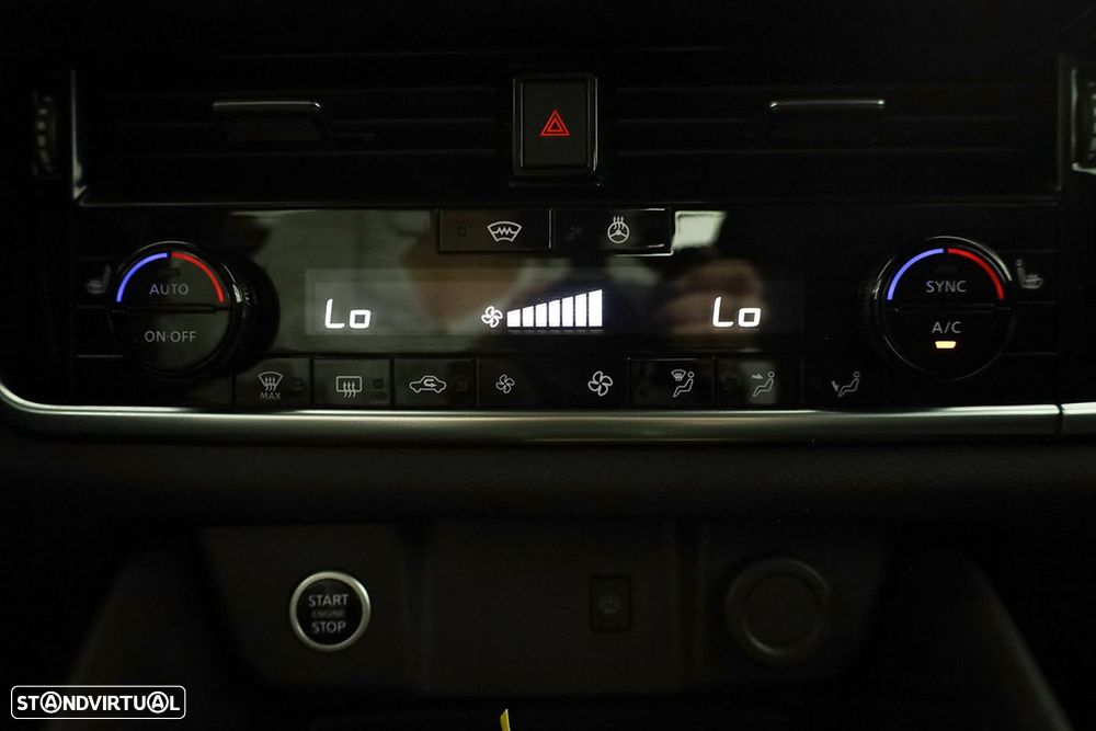 Nissan Qashqai 1.3 DIG-T N-Connecta LED Xtronic - 12