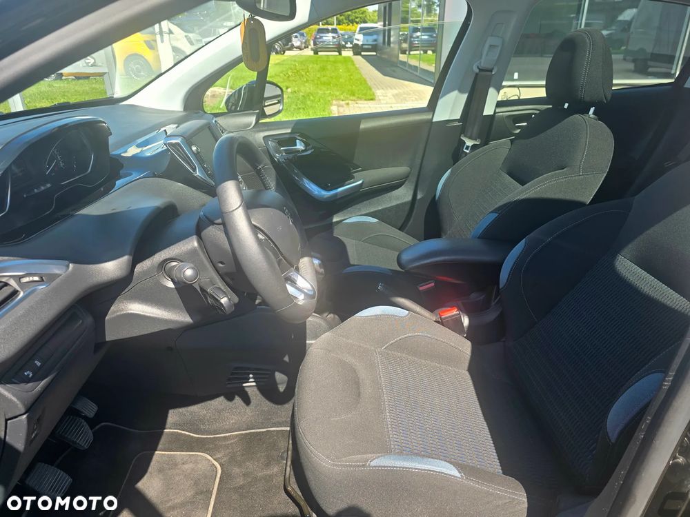 Peugeot 208 95 VTI Allure - 9