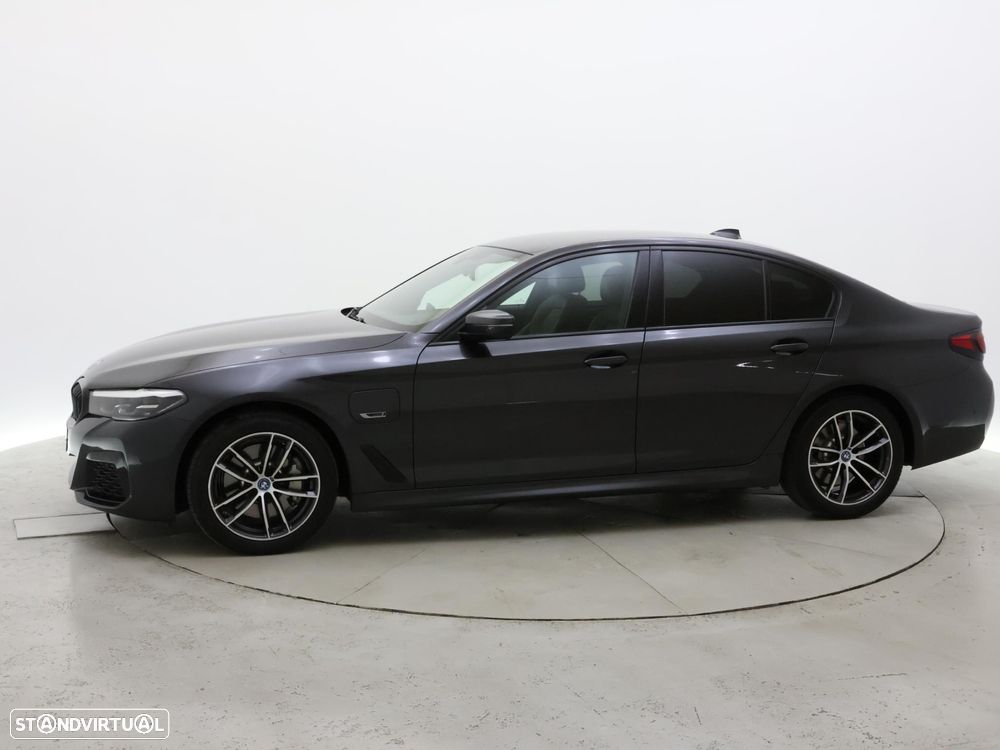 BMW 530 e Pack M - 2