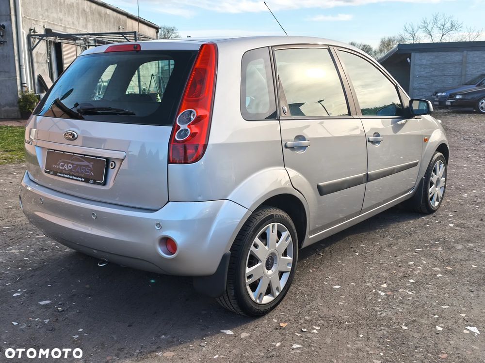 Ford Fiesta 1.3 Ghia - 5