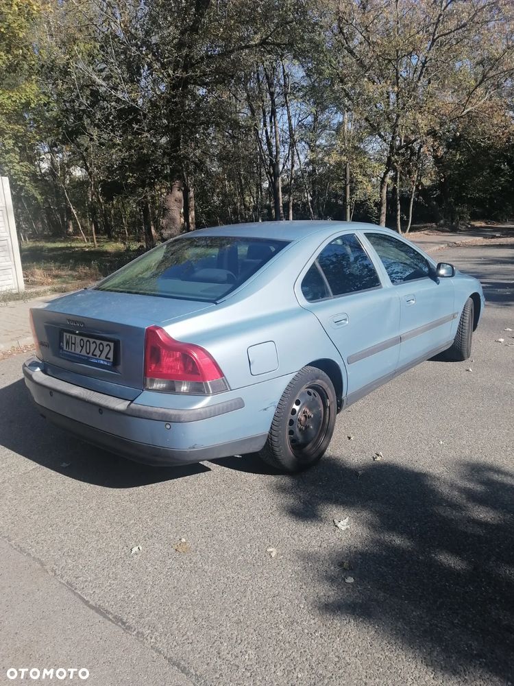 Volvo S60 2.4 - 7