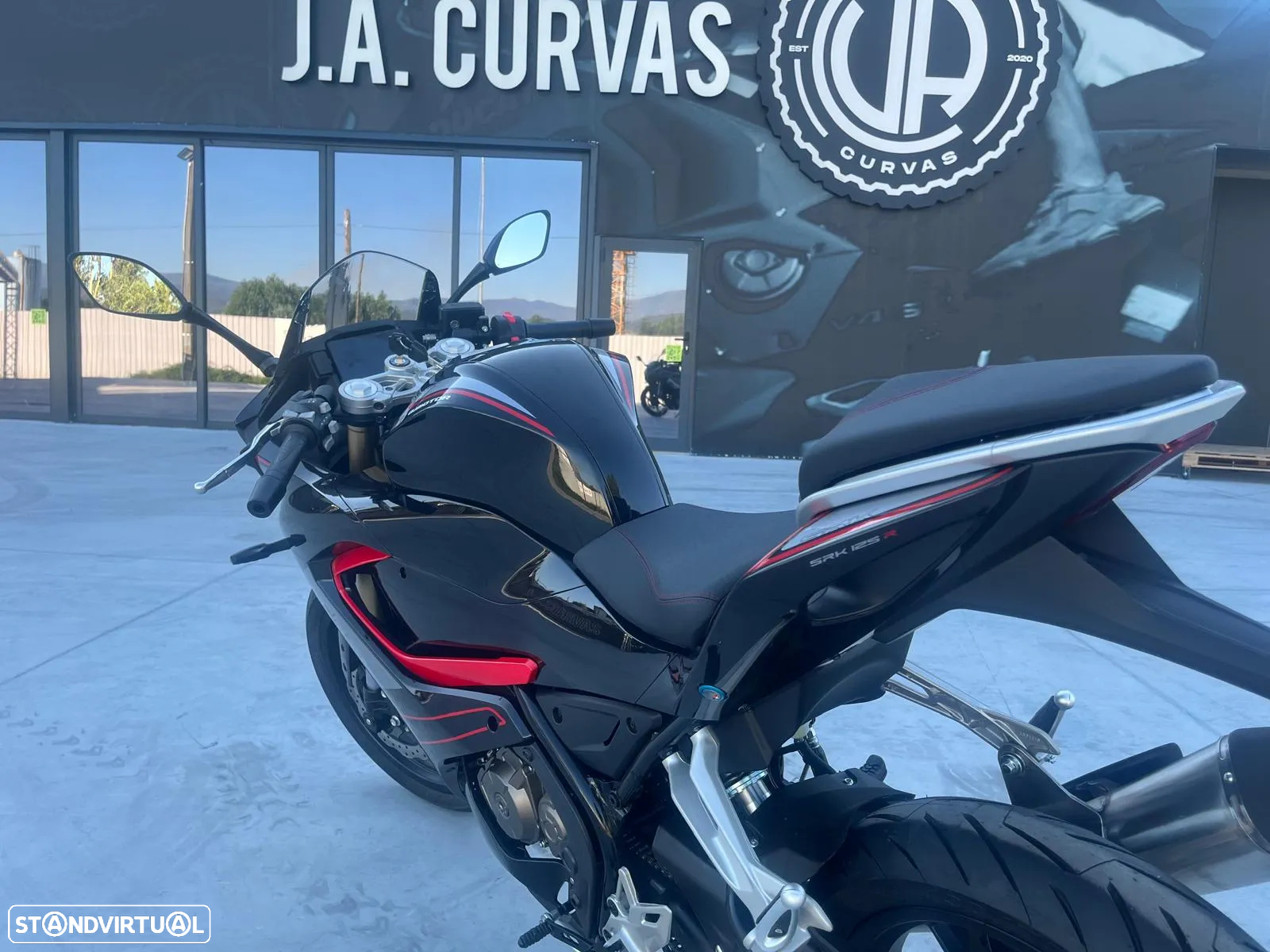 QJ Motor SRK 125R - 12