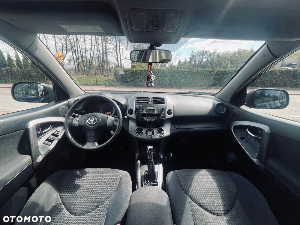 Toyota RAV4 2.0 VVT-i Sol - 19