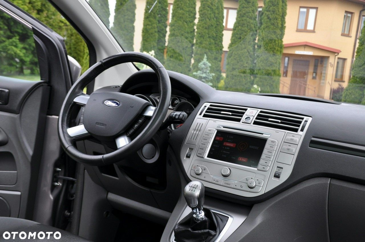 Ford Kuga - 25