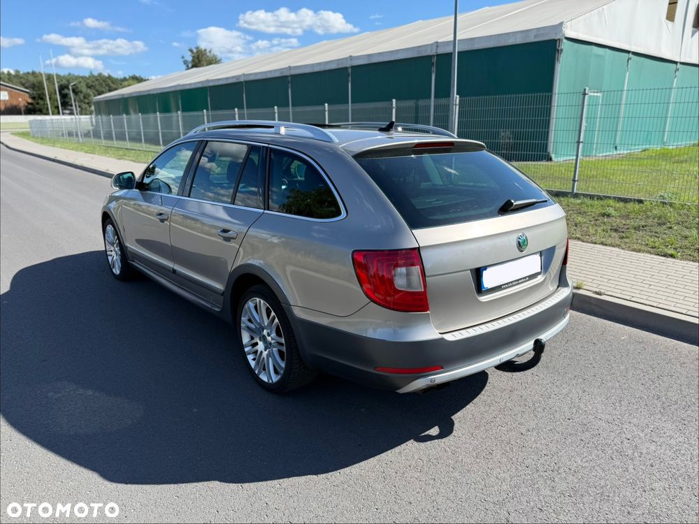 Skoda Superb 2.0 TDI Elegance Outdoor DSG - 8
