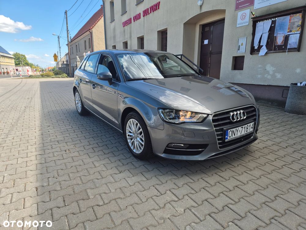 Audi A3 Sportback 1.6 TDI Attraction - 3