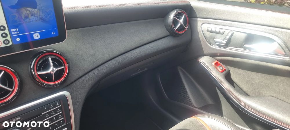 Mercedes-Benz CLA AMG 45 4Matic AMG Speedshift DCT 7G - 27