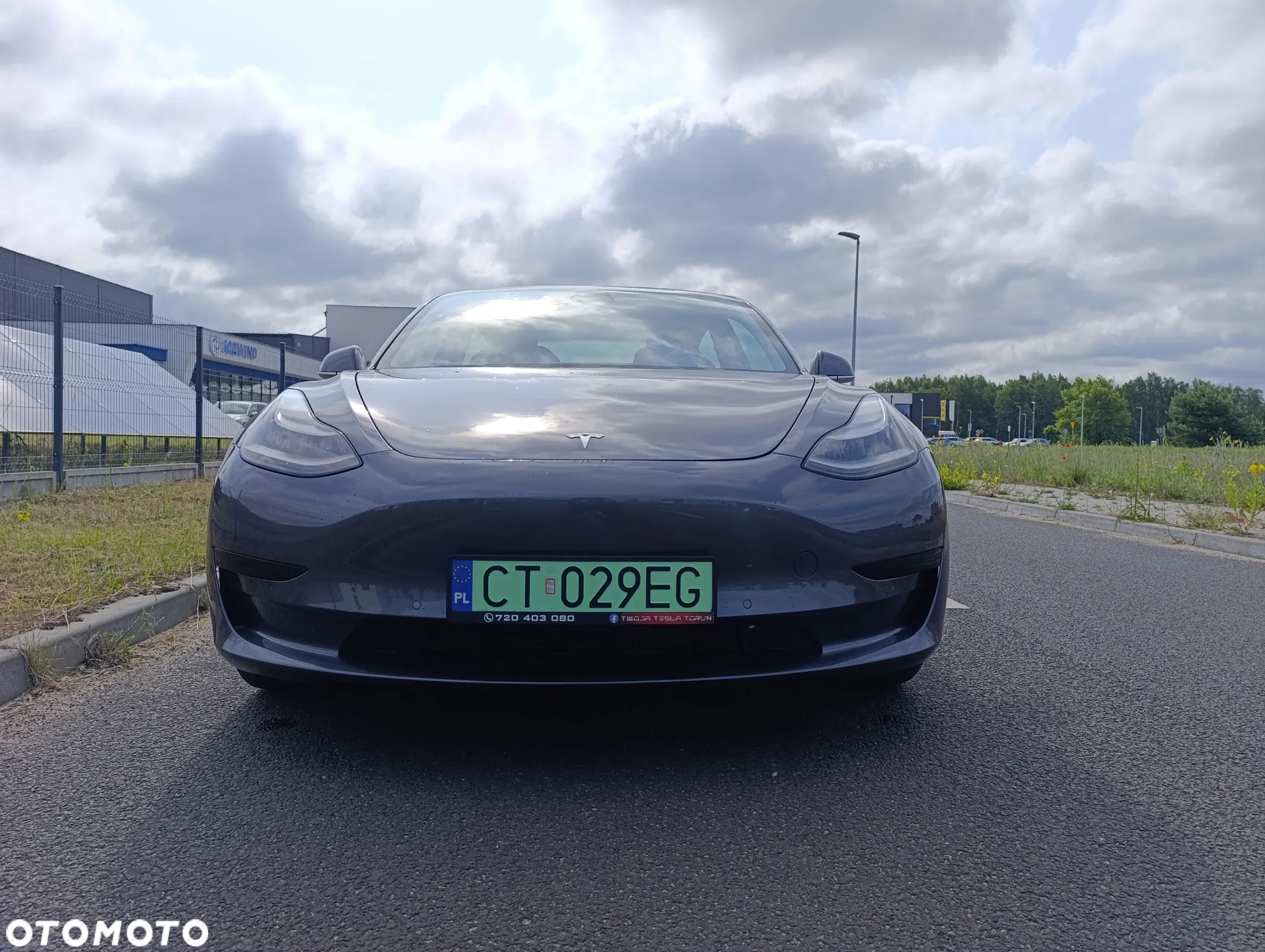 Tesla Model 3 Standard Reichweite Plus Hinterradantrieb - 2