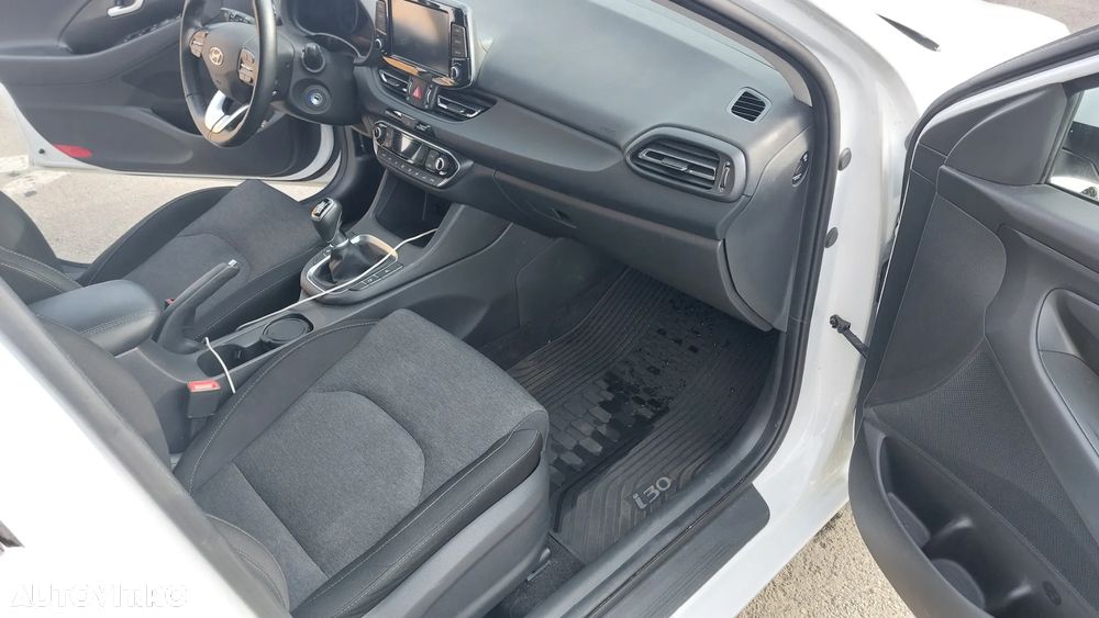 Hyundai i30 1.5 110CP 5DR M/T Highway - 10