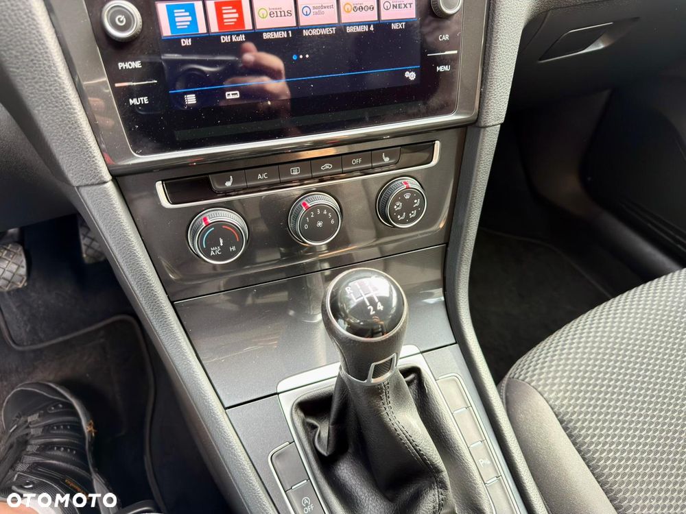 Volkswagen Golf 1.0 TSI BMT Trendline - 29